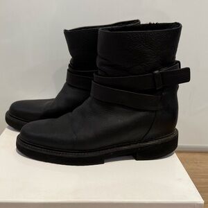 VINCE Cagney Black Leather Moto Ankle Booties w Shearling Lining Sz 7.5